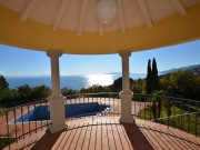 Villa in a fantastic location with breathtaking sea views