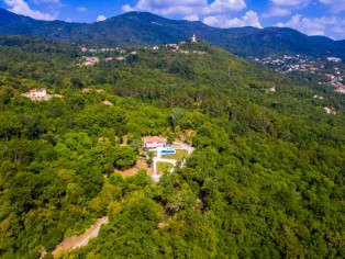 House above Opatija with 40,000 m² land