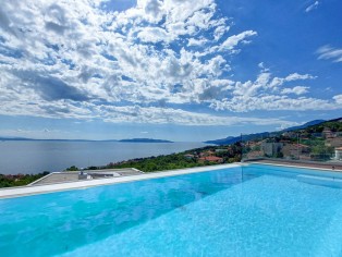 Luksuzna dvojna vila sa panoramskim  pogledom