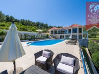 Unusual and luxurious villa on 16.600 m2 to big property