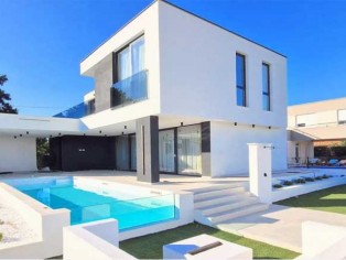 Luxury villa with swimming pool in the immediate vicinity of Zadar