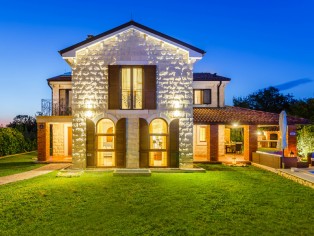 For the aesthetes - high-quality stone villa with generous furnishings 31