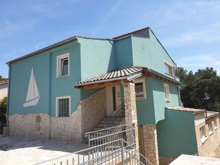 House with apartments 40 meters from the sea 9