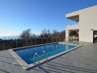 New building- intelligently planned villa with pool 2