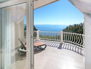 Exklusive Villa mit atemberaubende Blick auf die ganze Kvarner-Bucht 2