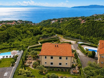 Neubau! Modernes Doppelhaus mit herrlichem Blick auf das Meer