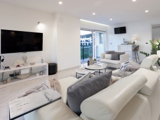 Luxuriöse Smart-Penthouse mit großzügiger Ausstattung und atemberaubenden Sonnenuntergang 4