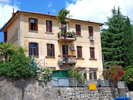 GERÄUMIGE WOHNUNG MIT PANORAMABLICK AUF DAS MEER – OPATIJA