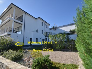 Imposante Neu-Bau Wohnung mit Garten und Pool in Traumlage (NAF2146)