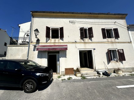 Authentic Townhouse in a Prime Waterfront Location with Spectacular Panoramic Sea Views