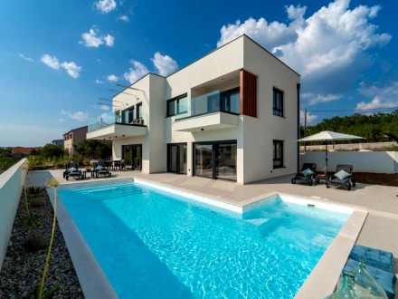 A beautiful elegant villa with a sea view near Zadar