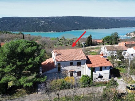 Geräumiges Mehrfamilienhaus mit Garten und Meerblick – Labin, Istrien