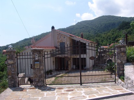 Stimmungsvolles Familienhaus in ruhige Lage