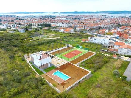 Luxusanwesen mit Blick auf die Stadt Zadar