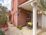 Fully furnished semi-detached house on the island of Rab (NAH1697)