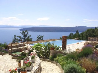Atmospheric stone villa with infinity pool and breathtaking views 32