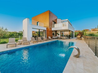 villa with pool (ISV2083)