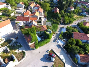 Beautiful authentic house in the middle of the island of Brač