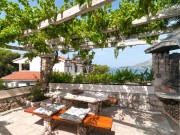 Renovirana dalmatinska kamena kuća sa apartmanima i ludim pogledom na more 10