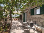 Renovirana dalmatinska kamena kuća sa apartmanima i ludim pogledom na more 17
