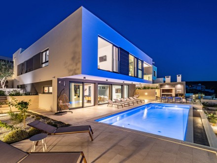 Exklusive Villa in erstklassiger Meerblicklage