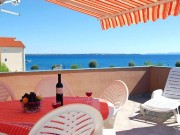 House with four apartments 50 meters from the beach 10