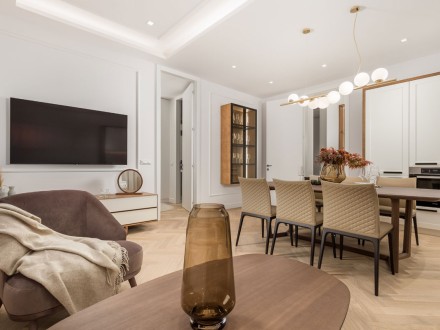 Hochwertige Zweizimmerwohnung in Zentrum von Opatija und 1. Reihe zum Meer