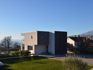 New building- intelligently planned villa with pool (NAV1922)